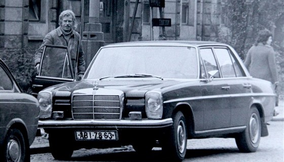 V roce 1974 Václav Havel jako disident v trutnovském pivovaru „přikuloval“. Aby...
