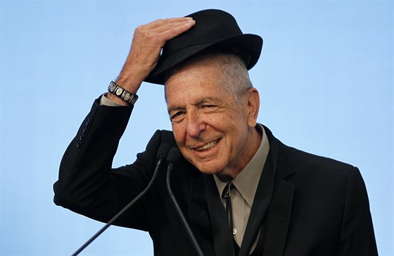 Leonard Cohen dostal v roce 2012 v Bostonu cenu za své pís�ové texty.