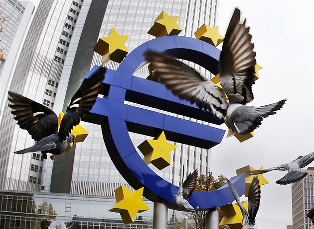 Inflace v eurozóně byla v říjnu opět rekordní, vzrostla na 10,7 procenta