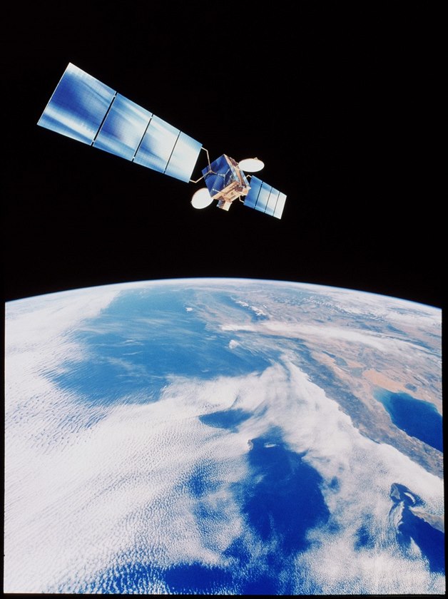 Komunika�ní satelit