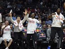 HRA RADOSTI. Basketbalisté LA Clippers upímn potení smeí Marreeseho...