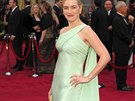 Mátov zelená nepatí k nejlichotivjím barvám, ale herece Kate Winsletové v...