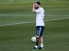 NOVÉ TETOVÁNÍ. Lionel Messi ukázal pi tréninku ped zápasem s Brazílií nov...