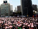 Pes pl milionu lidí demonstrovalo v jihokorejské metropoli Soulu za...