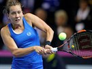 eka Barbora Strýcová bhem tvrtého utkání finále Fed Cupu proti Alizé...