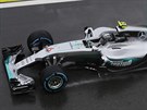 Nico Rosberg v Mercedesu bhem Velké ceny Brazílie, kterou komplikoval silný...