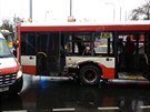 V Plzni se srazil autobus s tramvaj