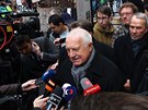 Bývalý prezident Václav Klaus byl na Národní tíd v obleení noviná. A...