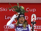 CENA PRO VÍTZKU. Mikaela Shiffrinová získala za výhru v prvním slalomu sezony...