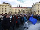 Na Hradanském námstí se konal protest proti populismu a politice hlavy státu....