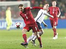 Reprezentaní záloník Boek Dokal v zápase proti Norsku