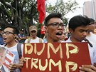 Proti Trumpovi lidé protestovali i ped americkou ambasádou ve filipínské...
