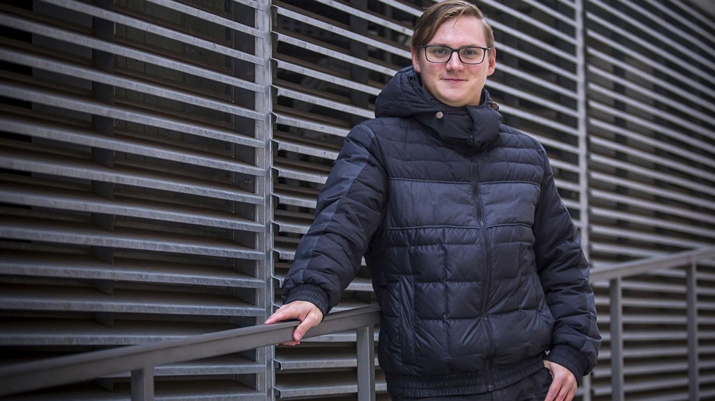 Mladý režisér Jan Bártek ze Zlína na sebe nyní upozornil televizním seriálem... Mladý režisér Jan Bártek ze Zlína na sebe nyní upozornil televizním seriálem...
