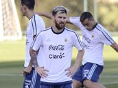PED BRAZLI. Lionel Messi bhem trninku argentinsk reprezentace ped...