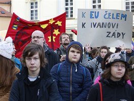 Na Hradanskm nmst se konal protest proti populismu a politice hlavy sttu....