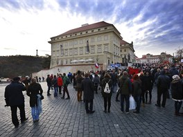 Na Hradanskm nmst se konal protest proti populismu a politice hlavy sttu....