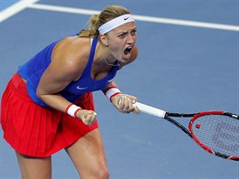 POOOOJĎ! Petra Kvitová se hecuje ve finále Fed Cupu.