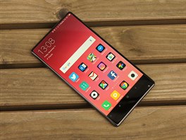 Xiaomi Mi Mix se chlubí tím, e displej zabírá 91,3 % elní plochy. Panel je...