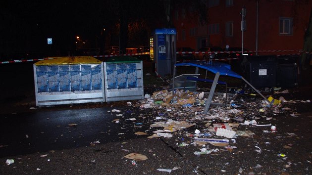Vbuch rozmetal kontejner na tdn odpad v eskch Budjovicch.