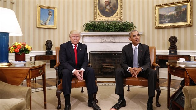 Donald Trump s Barackem Obamou v Ovln pracovn Blho domu (10. listopadu...