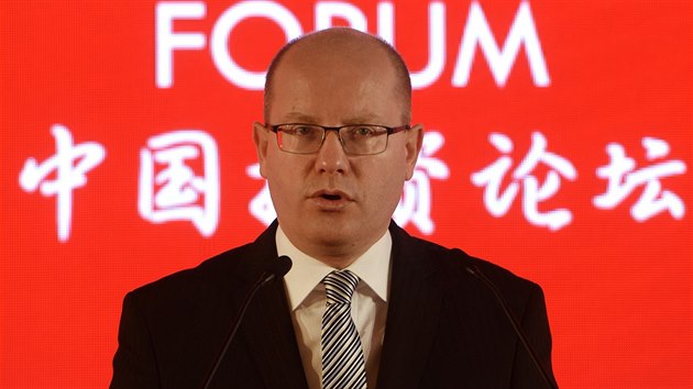 Česko-čínské investiční fórum. Premiér Bohuslav Sobotka (15. listopadu 2016).