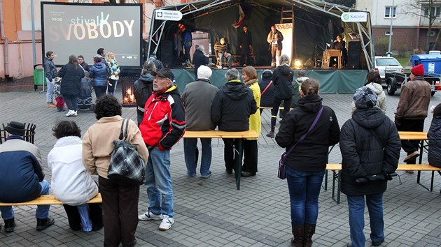 Organiztoi vzpomnkovho setkn k 17. listopadu glosovali v Sokolov aktuln dn v esk republice.