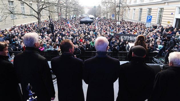 Vro 17. listopadu na Albertov v Praze (17. listopadu 2016)