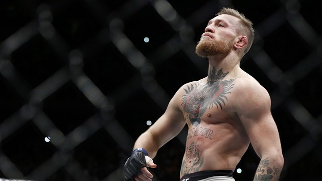 Conor McGregor zvtzil v zpase o titul v lehk vze UFC.