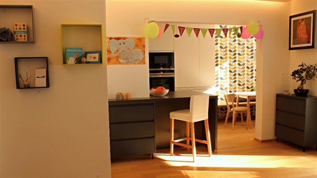 Obývací pokoj ve skandinávském stylu po rekonstrukci