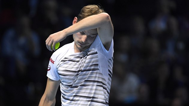 Belgick nhradnk David Goffin v duelu s Novakem Djokoviem.