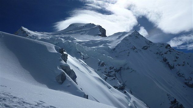 Horolezci bývají za ohromnou dřinu v horách odměňováni nádhernými výhledy.