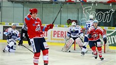 Gólová radost pardubických hokejist na led komety Brno.