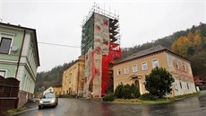 Po letech chátrání se kostel sv. Václava v Radoov doká nové fasády i ve....