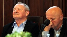 Sociální demokrat Vratislav Výborný (vlevo) ve vedení radnice zstává. Tento...
