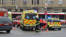 V Plzni se srazila tramvaj s autobusem