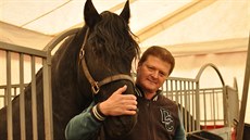 �Jsme jediný cirkus, který vlastní fríské kon� v takovém po�tu,� �íká Ludvík...