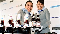 Letošní první zásilka Beaujolais nouveau přistála v Japonsku 29. října, lahve...