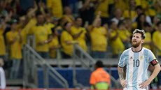 CO JSME TO PROVEDLI. Argentinský úto�ník Lionel Messi po porá�ce v Brazílii.