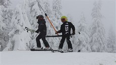 První leto�ní ly�ování v Krkono�ích na �erné ho�e (12.11.2016).