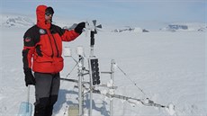 Pavel Kapler se p�i své práci dostává i do drsných klimatických podmínek....