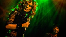 Zpěvačka Iva Marešová vydala nové akustické album Kéž bouře by přišla.