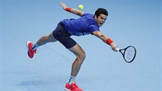 Milos Raonic returnuje v semifinále Turnaje mistr.