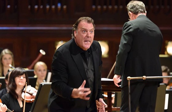 Bryn Terfel na koncert v Obecním dom