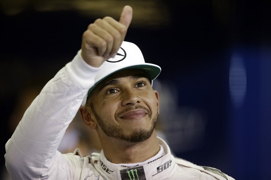 ÚKOL SPLNN. Lewis Hamilton ovládl kvalifikaci na Velkou cenu Abú Zabí.