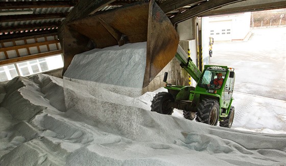 Silniái v Hradeckém kraji mají ve skladech 23 tisíc tun soli.