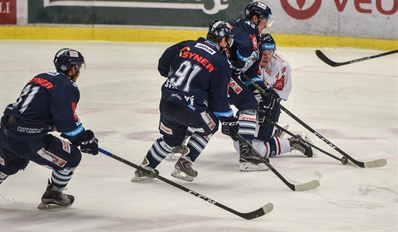 Momentka z utkání Vítkovice vs. Liberec (tmav modrá)