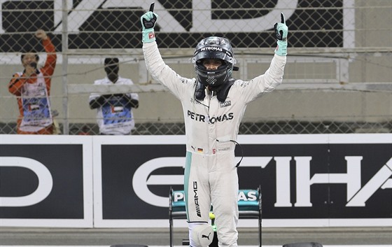 KRÁL JE MRTEV, A IJE KRÁL! Nico Rosberg slaví premiérový titul mistra svta...