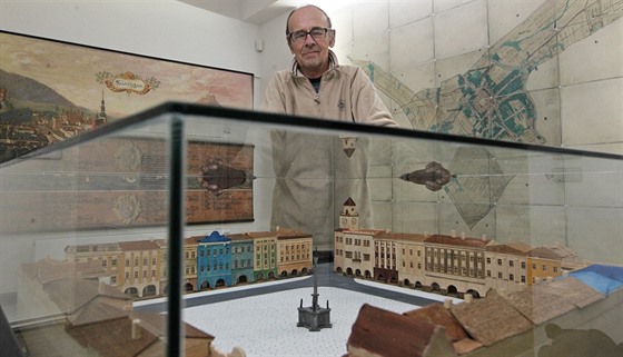 Model novojičínského náměstí a jeho autor Jan Kroupa.