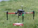 První test doruování zásilky dronem v R
