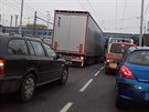 idi kamionu se slovenskou znakou jel v úterý po Rudolfovské tíd smrem do...